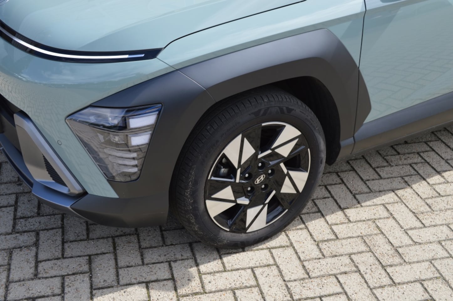 Hyundai Kona - 1.6 GDI HEV Comf. Smart NL-auto Navi Camera 18inch LM