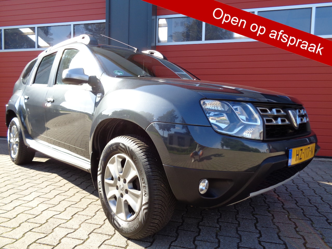 Dacia Duster - 1.2 TCe 4x2 Prestige 126PK Airco Cruise Navi LMV 6-BAK Trekhaak NL-Auto - AutoWereld.nl