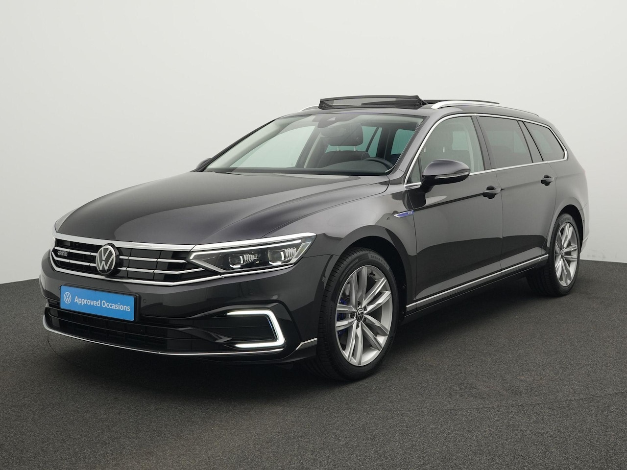 Volkswagen Passat Variant - 1.4 TSI 218 pk DSG PHEV GTE Business | Panoramadak | Trekhaak | Achteruitrijcamera | Stoel - AutoWereld.nl