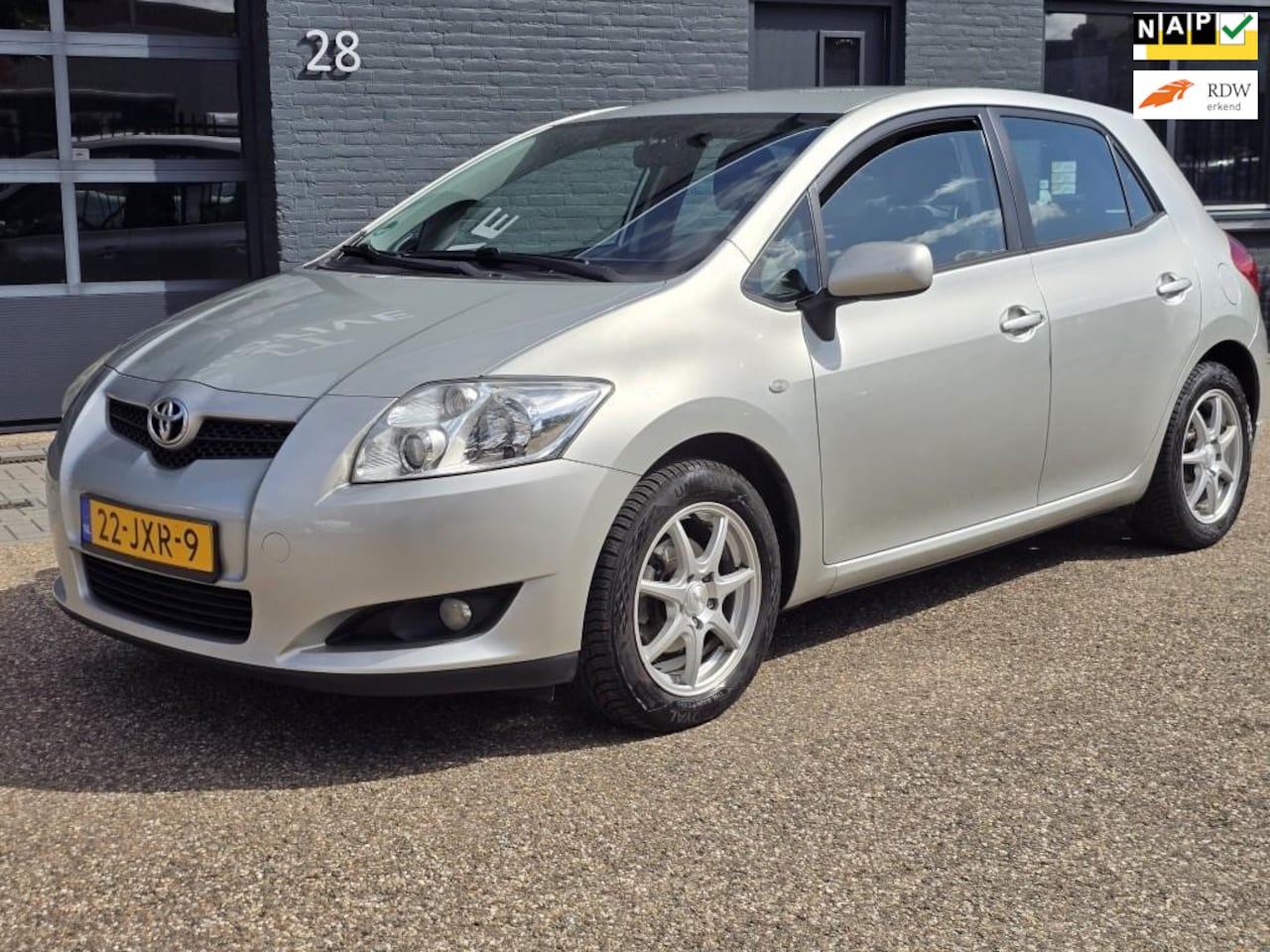 Toyota Auris - 1.6 Aspiration NIEUWE APK RIJDT ZEER GOED CLIMA NAVI - AutoWereld.nl