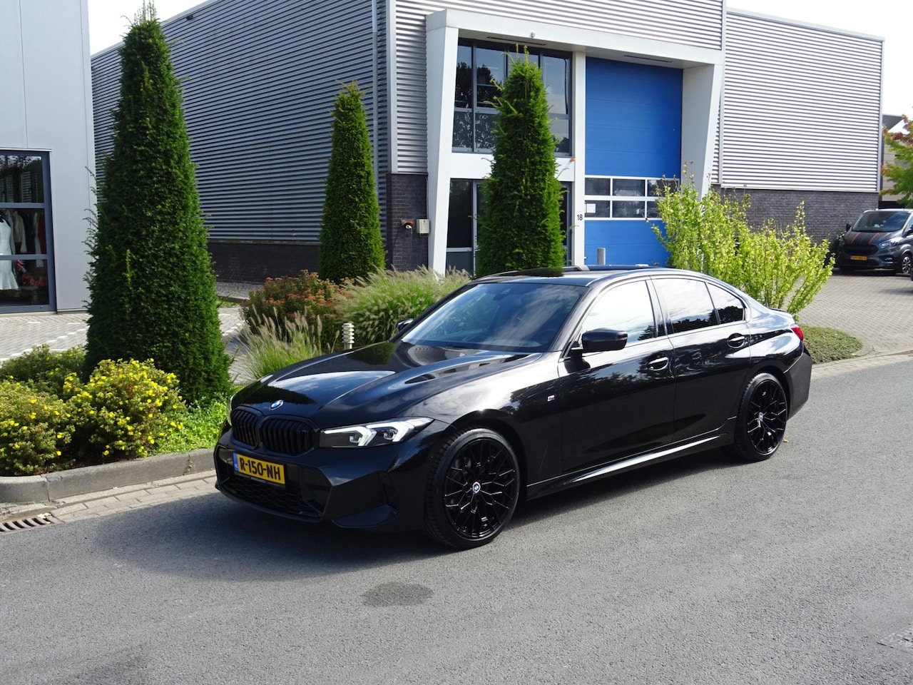 BMW 3-serie - 320i LCI M-Sport | Live Cockpit Plus | 100% Onderhouden - AutoWereld.nl