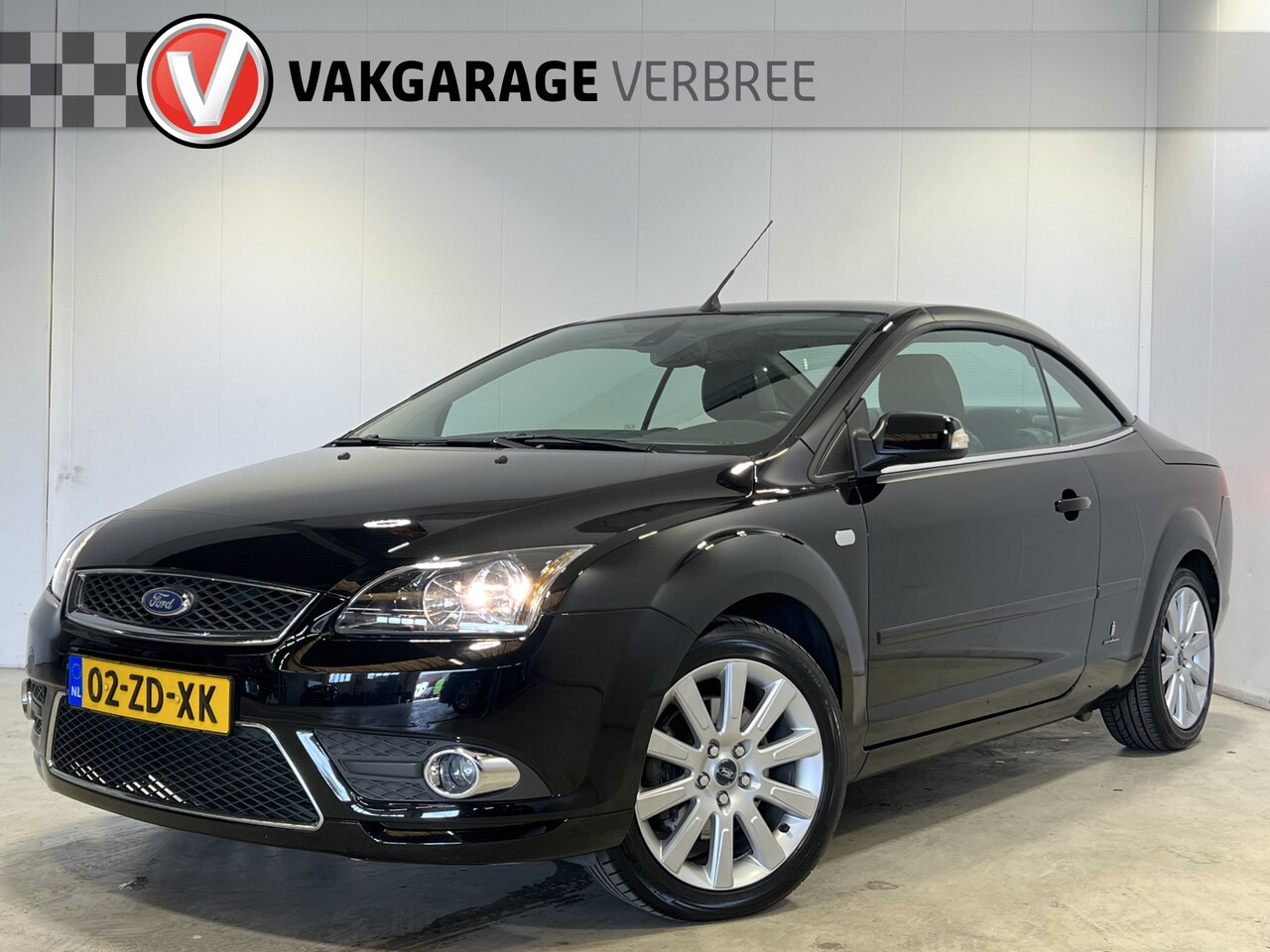Ford Focus Coupé-Cabriolet - 2.0-16V Titanium | Hard-Top | LM Velgen 17" | Voorstoelen Verwarmd | PDC Achter | Cruise C - AutoWereld.nl