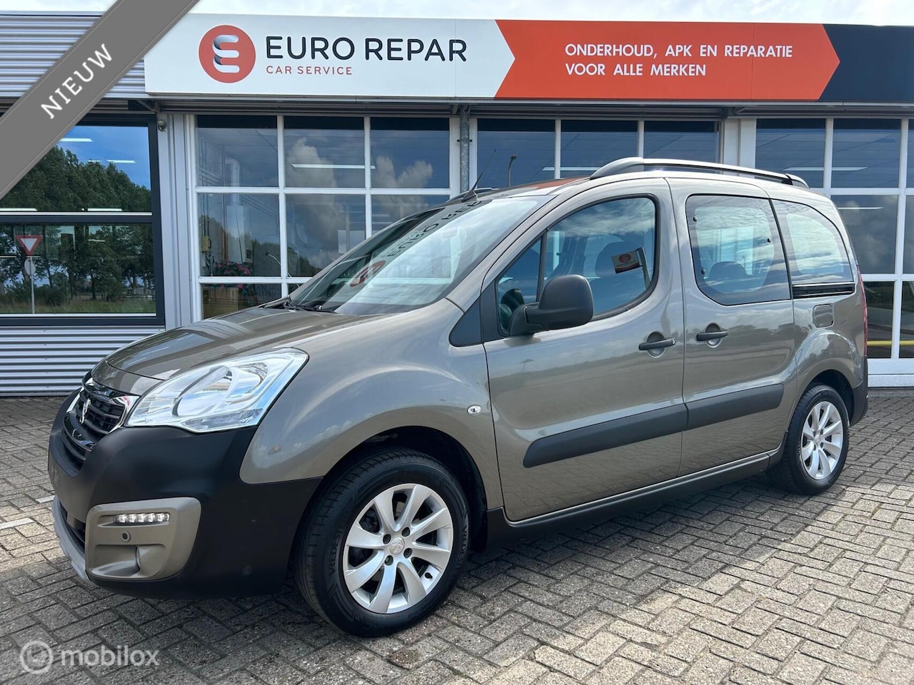 Peugeot Partner Tepee - 1.2 PureTech 110pk - AutoWereld.nl