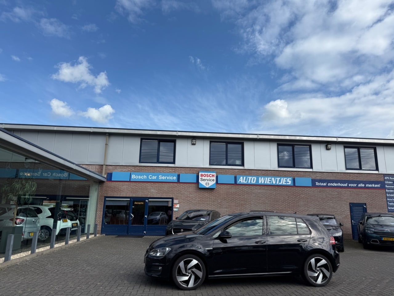Volkswagen Golf - 1.0 TSI | Connected 5-Drs | Airco-Ecc | Navi - AutoWereld.nl