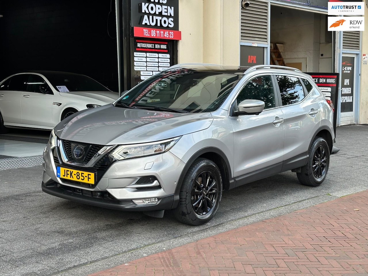 Nissan Qashqai - 1.2 Tekna Automaat Leer Navi Clima Camera Pano - AutoWereld.nl