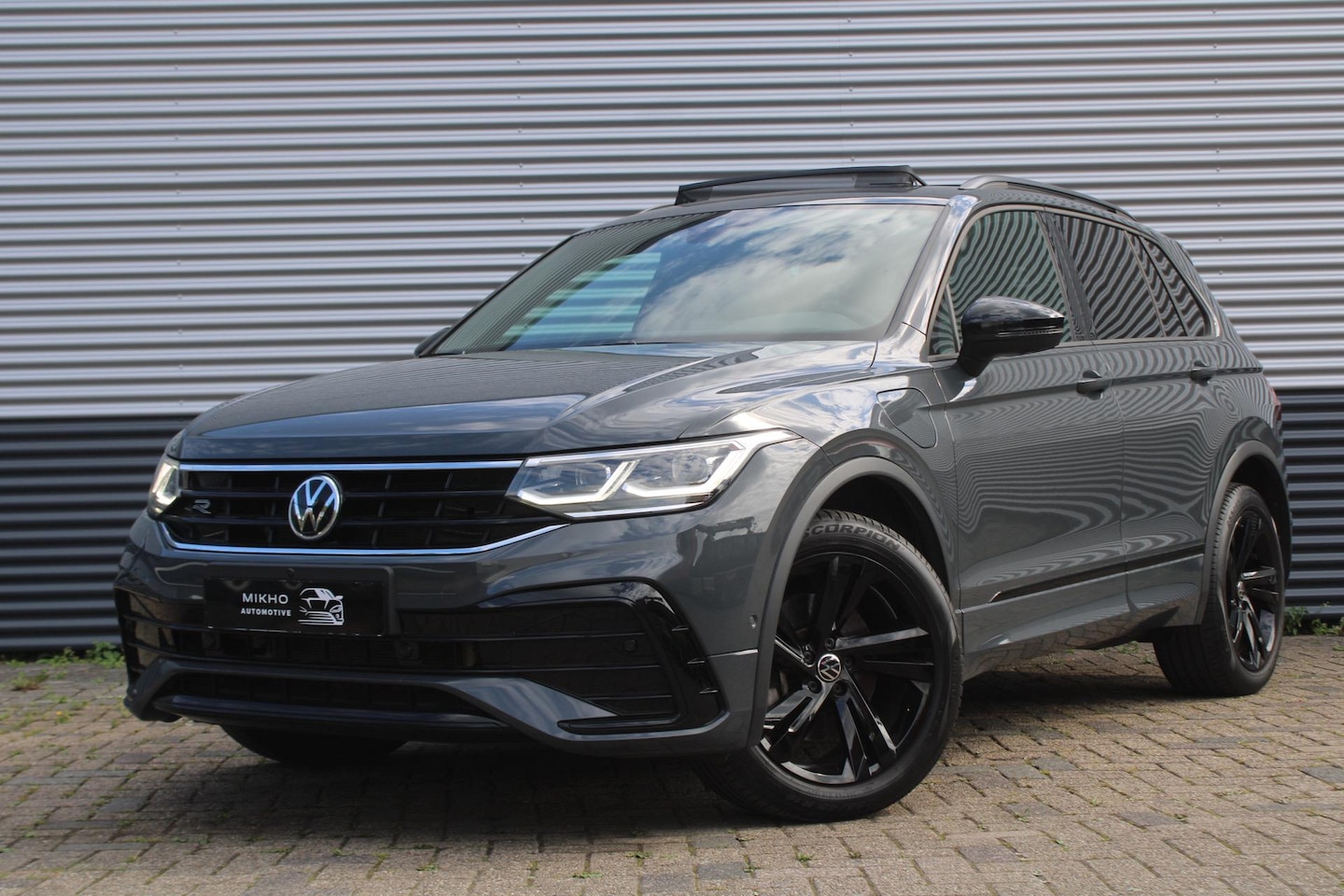 Volkswagen Tiguan - 1.4 TSI eHybrid 3X R-Line | Panoramadak | 360 camera | Dode hoek | Keyless | elektrische k - AutoWereld.nl