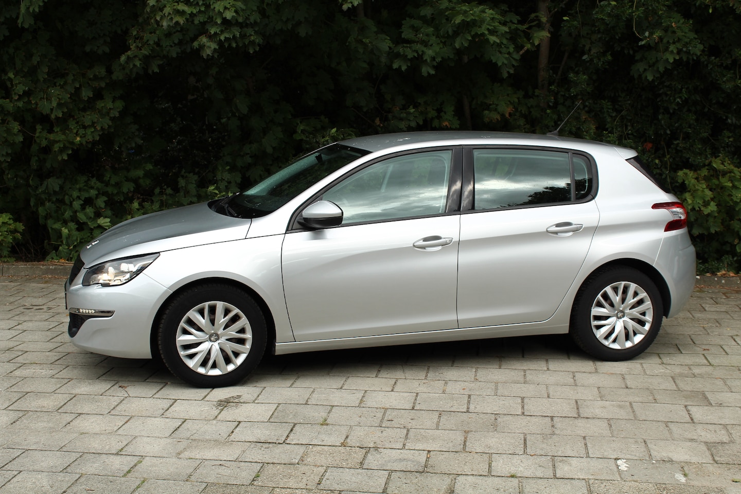 Peugeot 308 - 1.6 BlueHDi Blue Lease incl apk grote beurt nieuwe d.riem/waterpomp - AutoWereld.nl