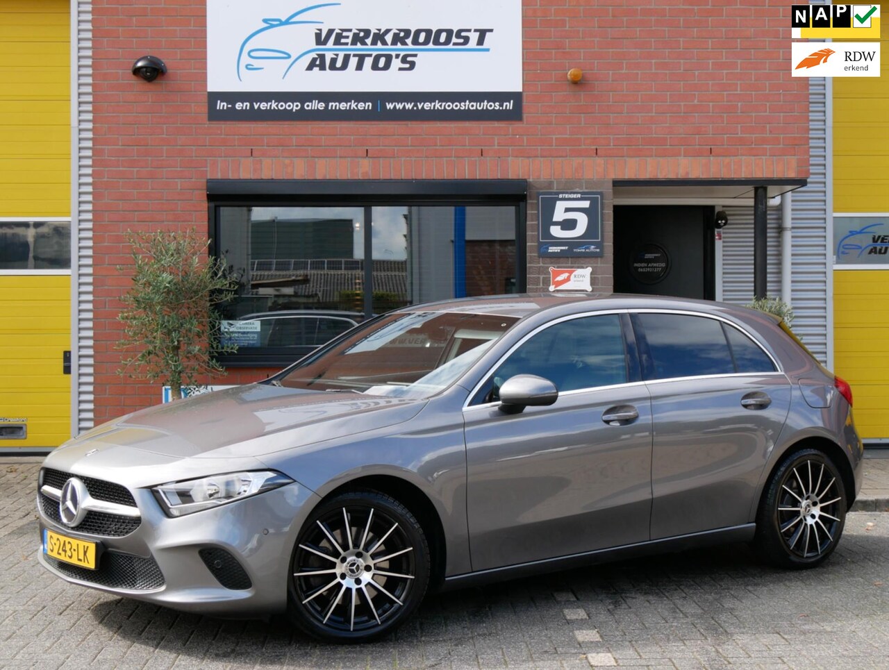 Mercedes-Benz A-klasse - 220 Advantage. camera. leder. stoelverwarming - AutoWereld.nl
