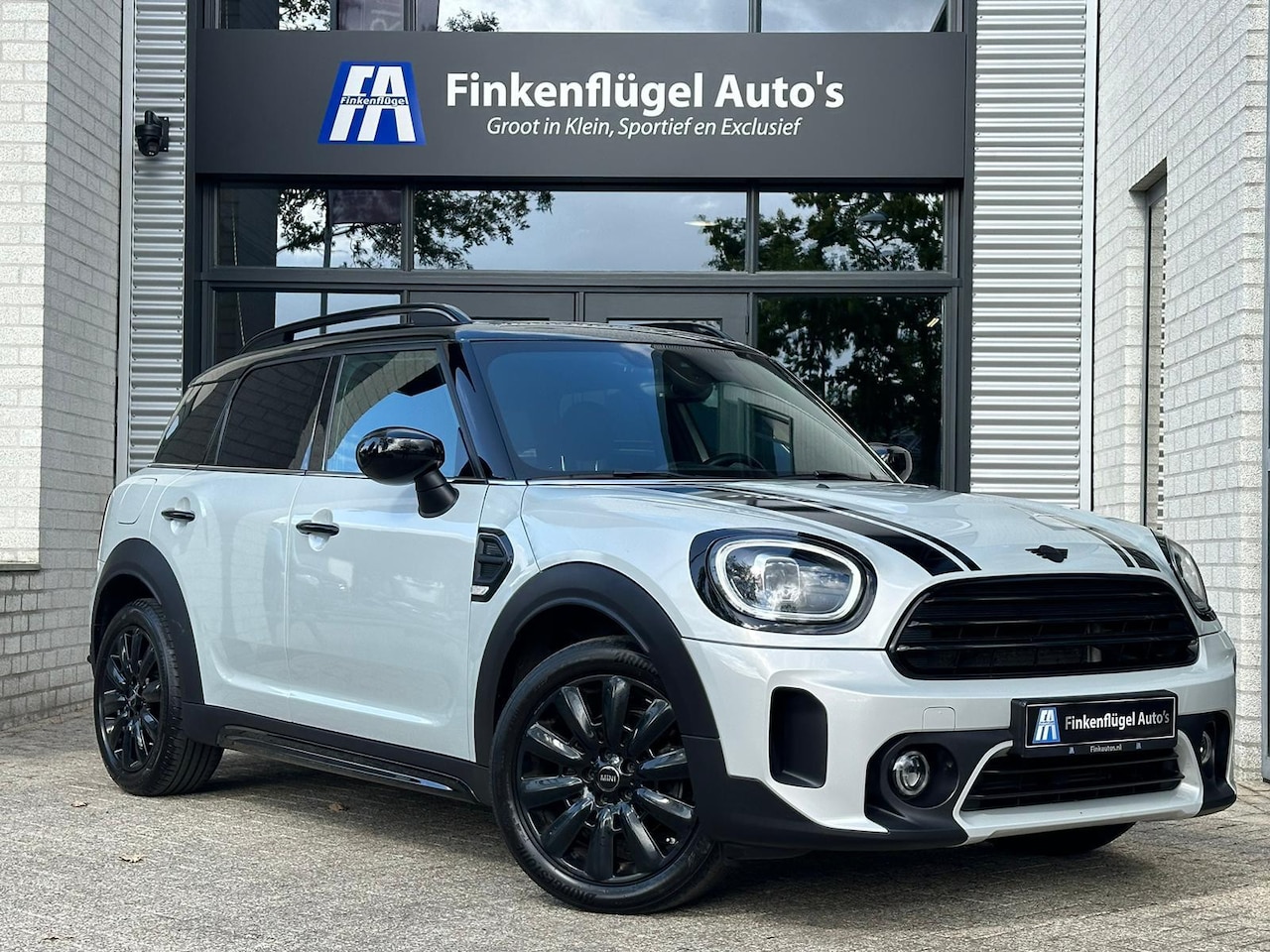 MINI Countryman - 1.5 Cooper 136 pk Black-Pack BTW |Camera |Leder |Sfeer |Digi.Dash | - AutoWereld.nl