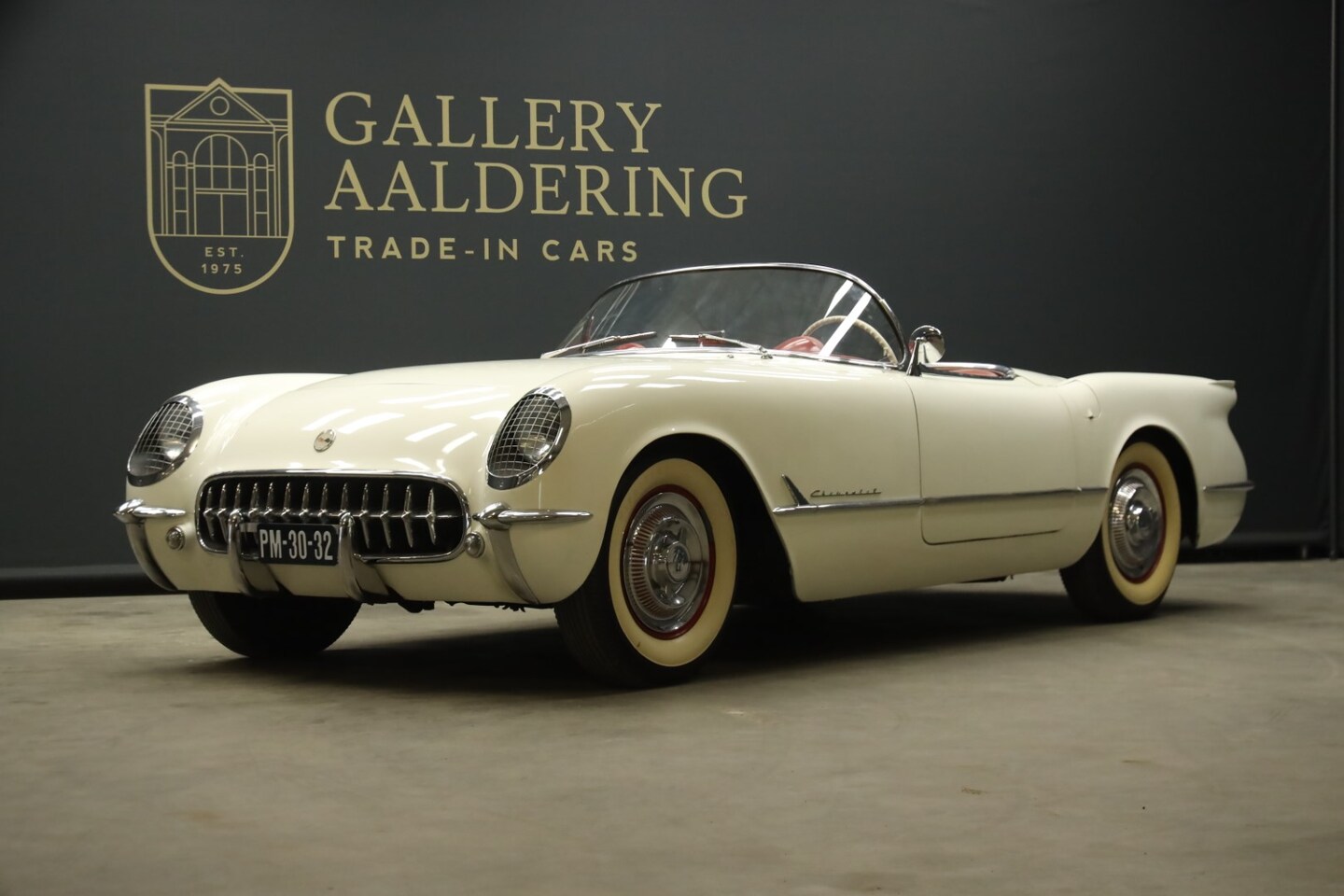 Corvette C1 - Convertible Attractively finished in "Polo White" with red interior, Originaly from Navada - AutoWereld.nl