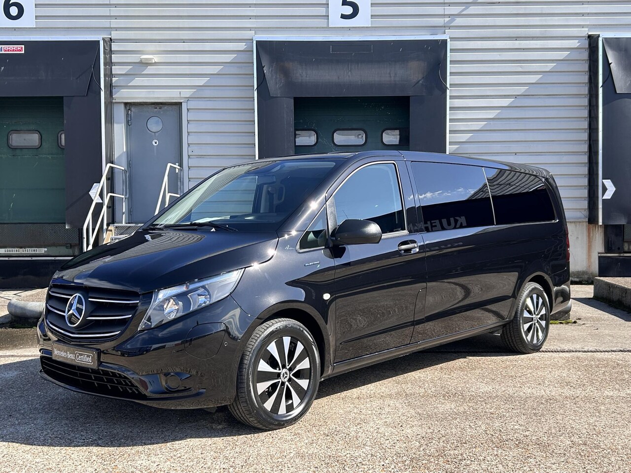 Mercedes-Benz eVito Tourer - PRO L3 90 kWh 9-Persoons - AutoWereld.nl