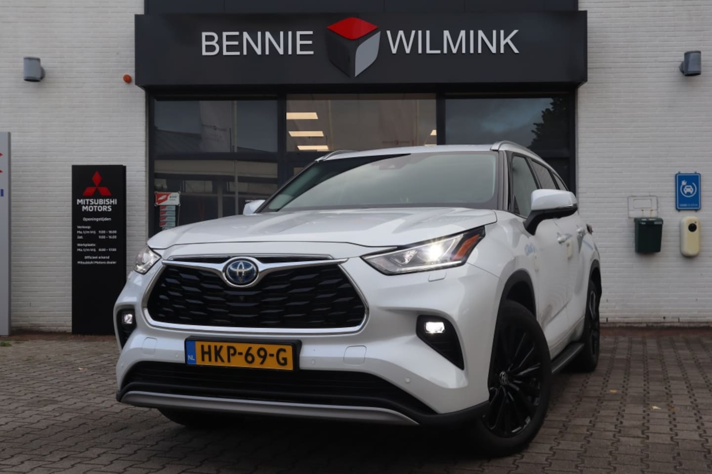 Toyota Highlander - 2.5 AWD Hybrid Premium | Panoramadak | 7-Persoons | HUD - AutoWereld.nl