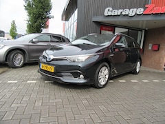 Toyota Auris Touring Sports - 1.8 Hybrid Now
