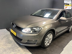 Volkswagen Golf - 1.6 TDI BlueMotion Navi Parkeersen- V+A 2016 NL NAP TREKHAAK
