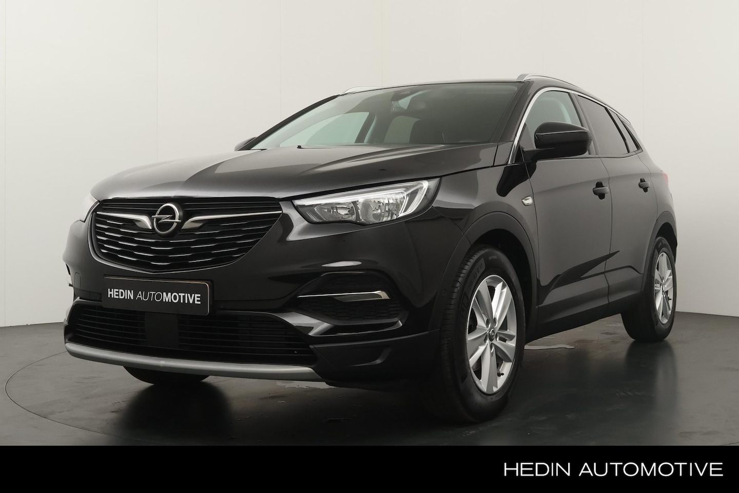 Opel Grandland X - 1.2 130pk Turbo Business Executive | Trekhaak | Keyless | Parkeer Camera | AGR Comfortstoe - AutoWereld.nl