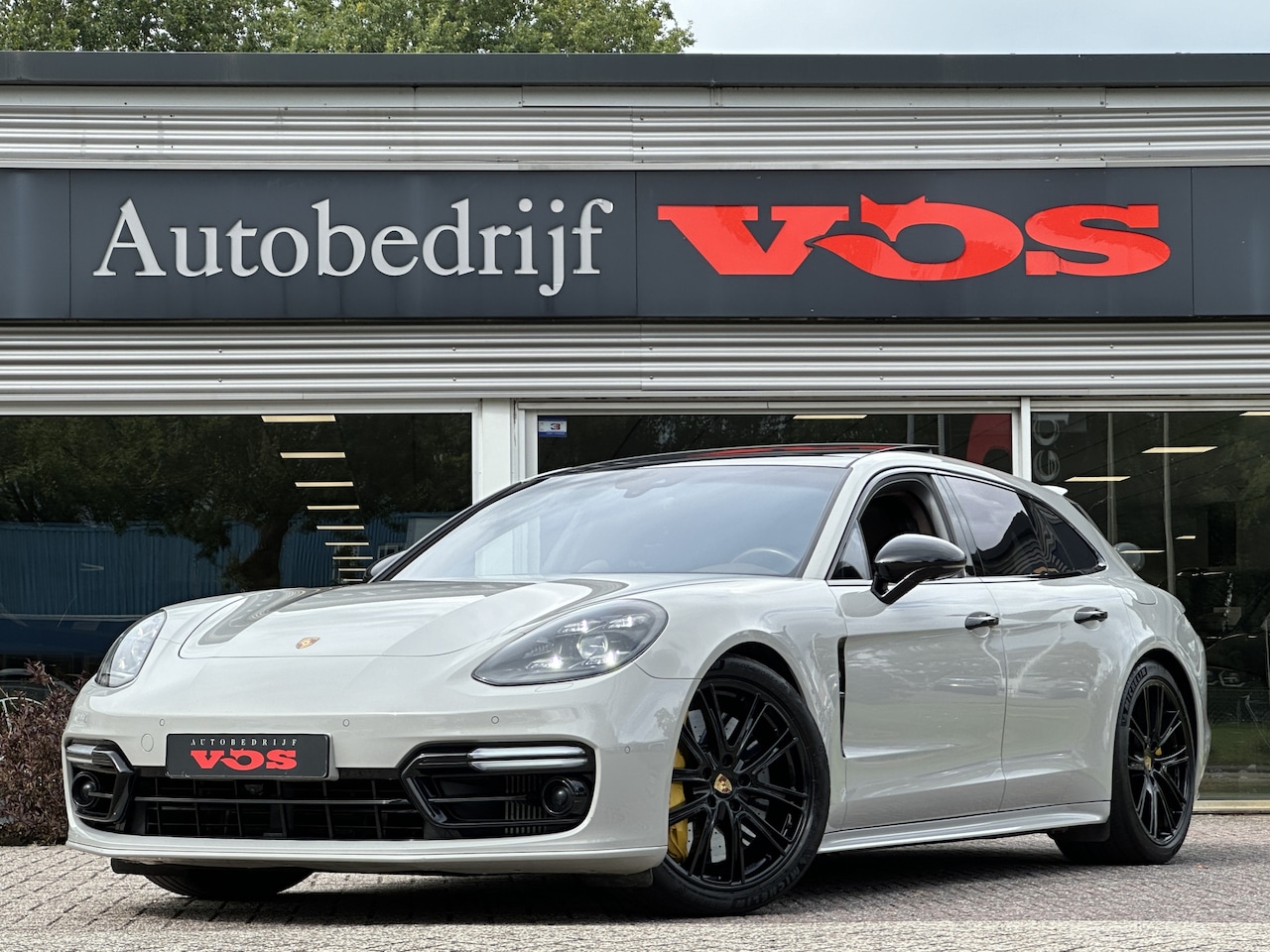 Porsche Panamera Sport Turismo - 4.0 Turbo S E-Hybrid 680 pk | Keramisch | NL Auto! - AutoWereld.nl