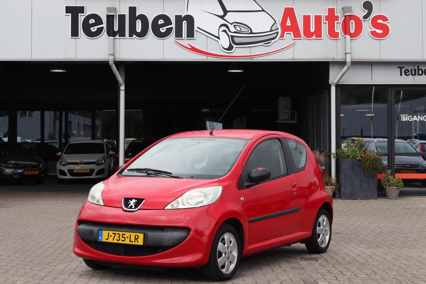 Peugeot 107 - 1.0-12V XR 1.0-12V XR Nieuwe APK, Elektrische ramen, Apple Carplay scherm, Lichtmetalen wielen - AutoWereld.nl