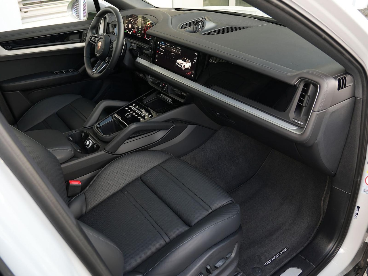Porsche Cayenne Coupé - PORSCHE CAYENNE E-HYBRID COUPE ACC LUFT PANO MASSAGE AHK BOSE GARANTIE 05/2026 - AutoWereld.nl