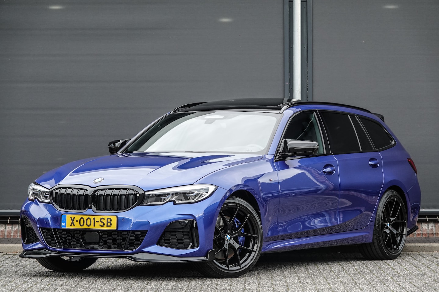 BMW 3-serie Touring - M340i 374Pk Aut. | X-Drive | High Executive | M-Sport | Shadowline | Panoramadak | 360° Ca - AutoWereld.nl