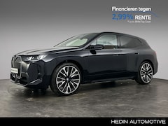 BMW iX - xDrive60 112 kWh | Trekhaak | Bowers&Wilkins | Laserlight | Panoramadak | Head Up | Stoelv