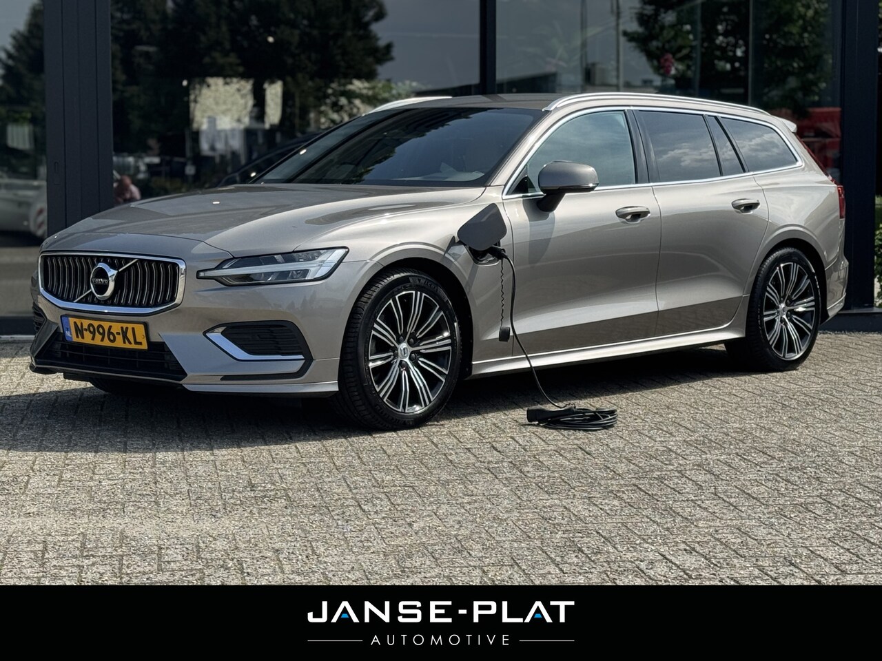 Volvo V60 - 2.0 T6 Recharge AWD Inscription | Trekhaak | Massage | Pilot Assist | - AutoWereld.nl