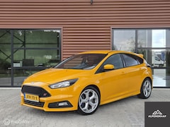 Ford Focus - 2.0 ST-2 |Recaro|Navi|Camera|Super netjes|