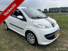 Peugeot 107 - 1.0-12V XS