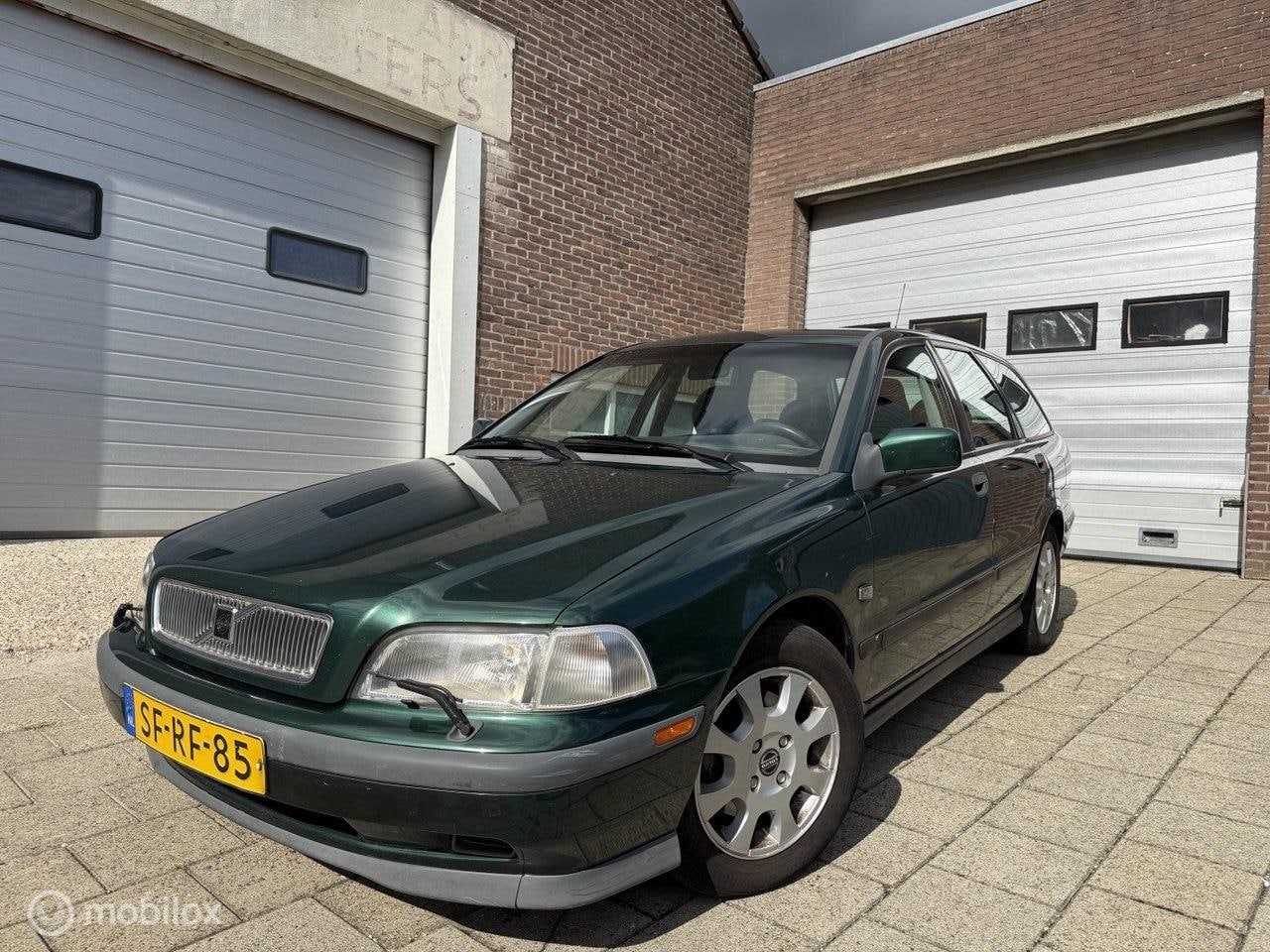 Volvo V40 - 1.8 Luxury 1.8 Luxury - AutoWereld.nl
