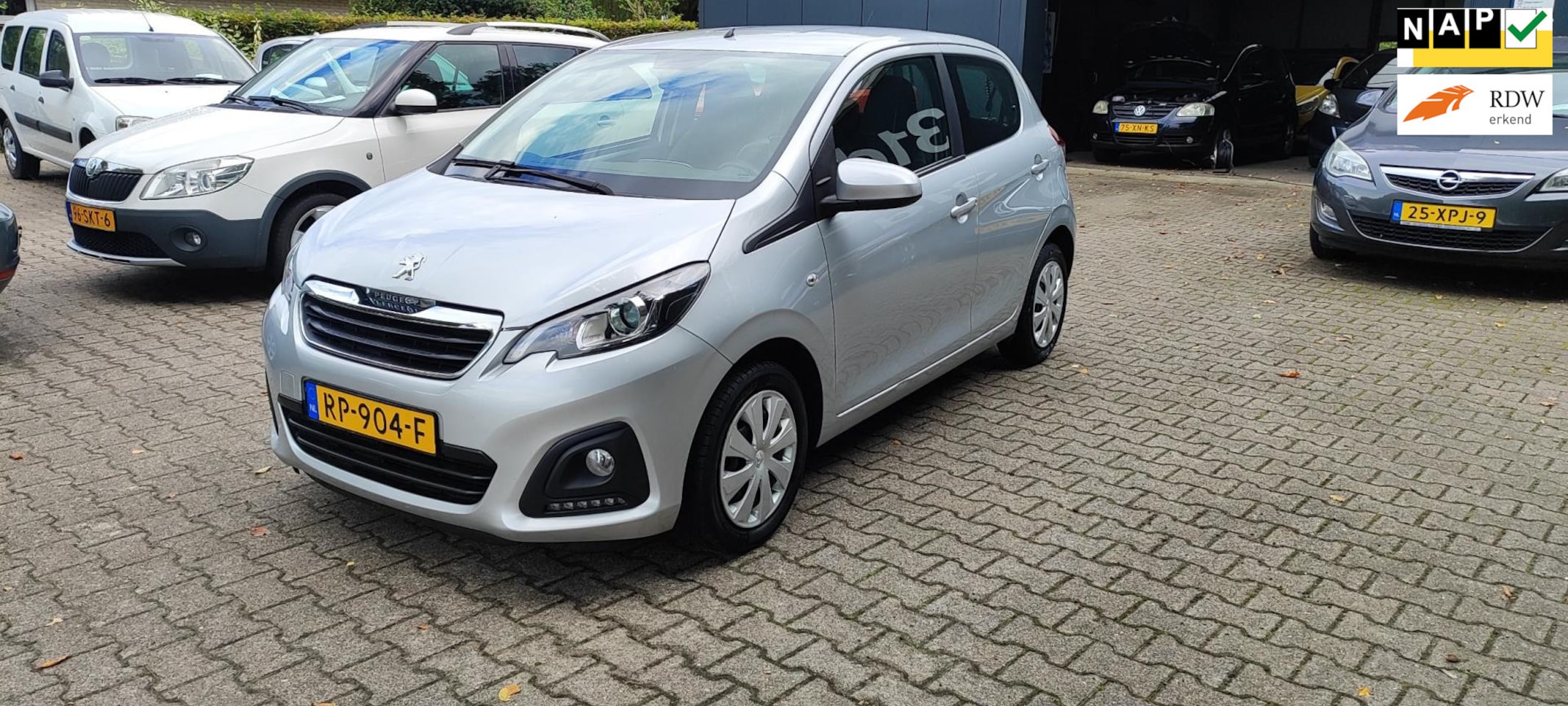 Peugeot 108 - 1.0 e-VTi Active bj 2018 airco - AutoWereld.nl