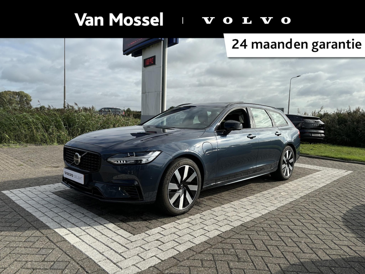 Volvo V90 - T8 Plug-in hybrid AWD Ultra Dark | Trekhaak | Harman/Kardon | Panoramadak | - AutoWereld.nl