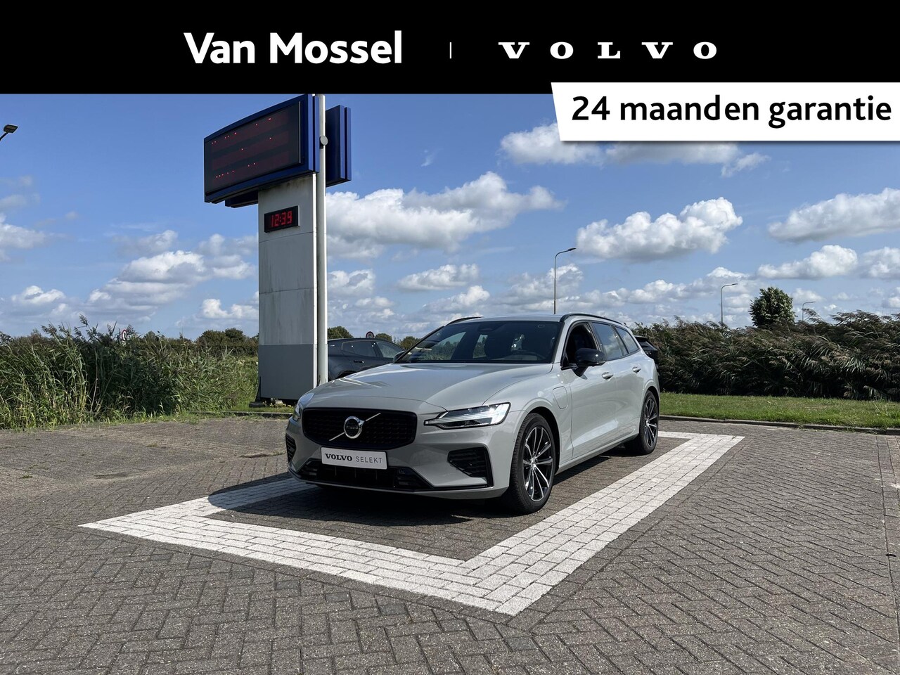 Volvo V60 - T6 Plug-in hybrid AWD Plus Dark | 360 Camera | Memoryseats | Trekhaak | - AutoWereld.nl