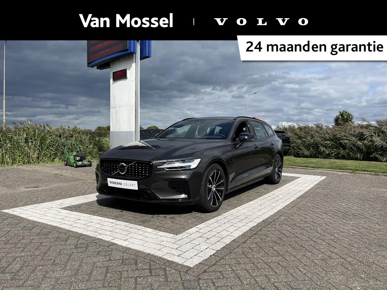 Volvo V60 - T6 Plug-in hybrid AWD Plus Dark | 360 Camera | Memoryseats | Trekhaak | - AutoWereld.nl