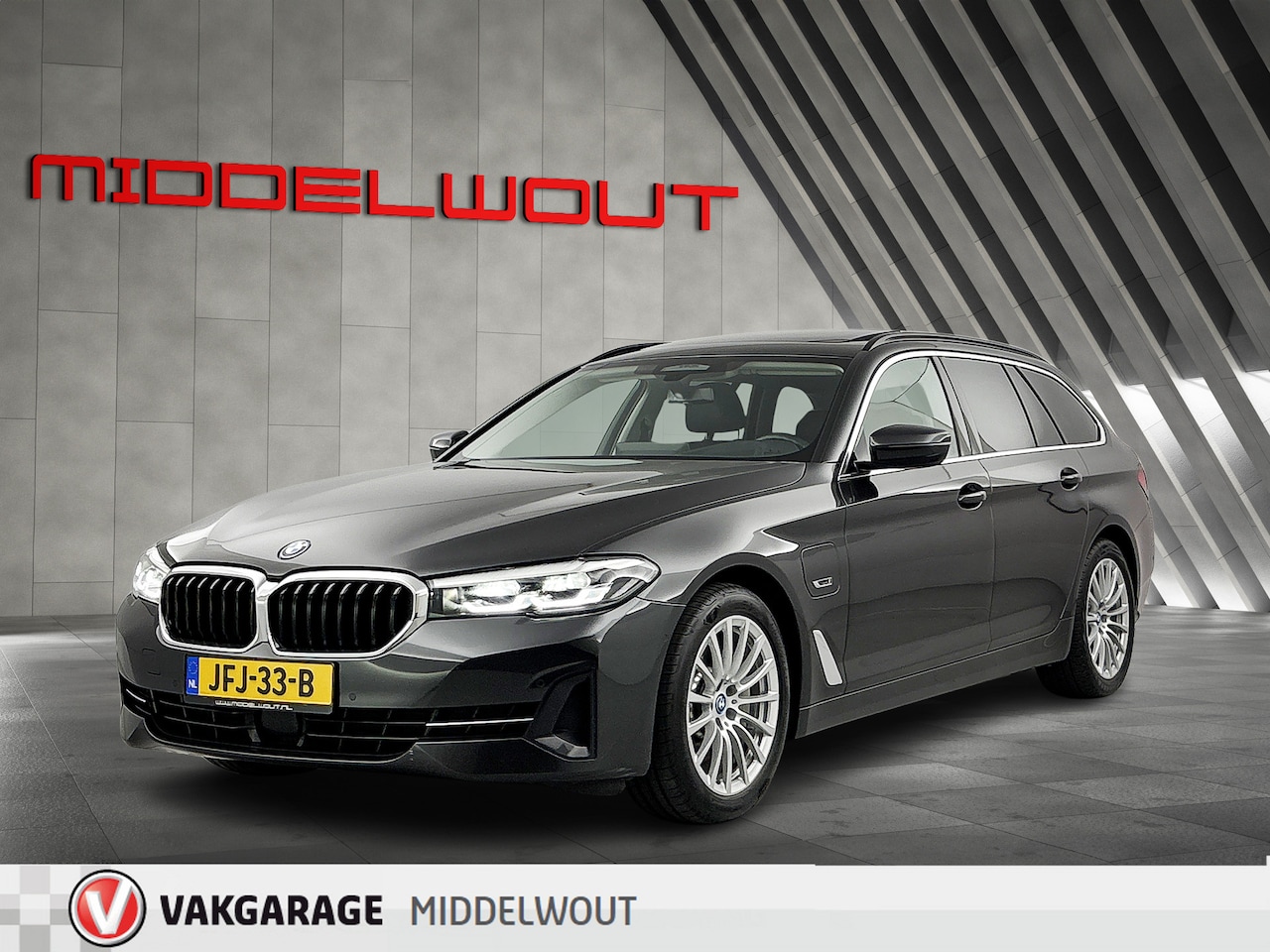 BMW 5-serie Touring - 530e M-sport High Exe/Pano-dak/Adapt.Cruise/EL.Trekhaak - AutoWereld.nl