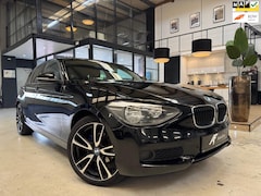 BMW 1-serie - 116i 136 PK Black edition Lage Km Dealer onderhouden Garantie Stoelverwarming Keyless go 1