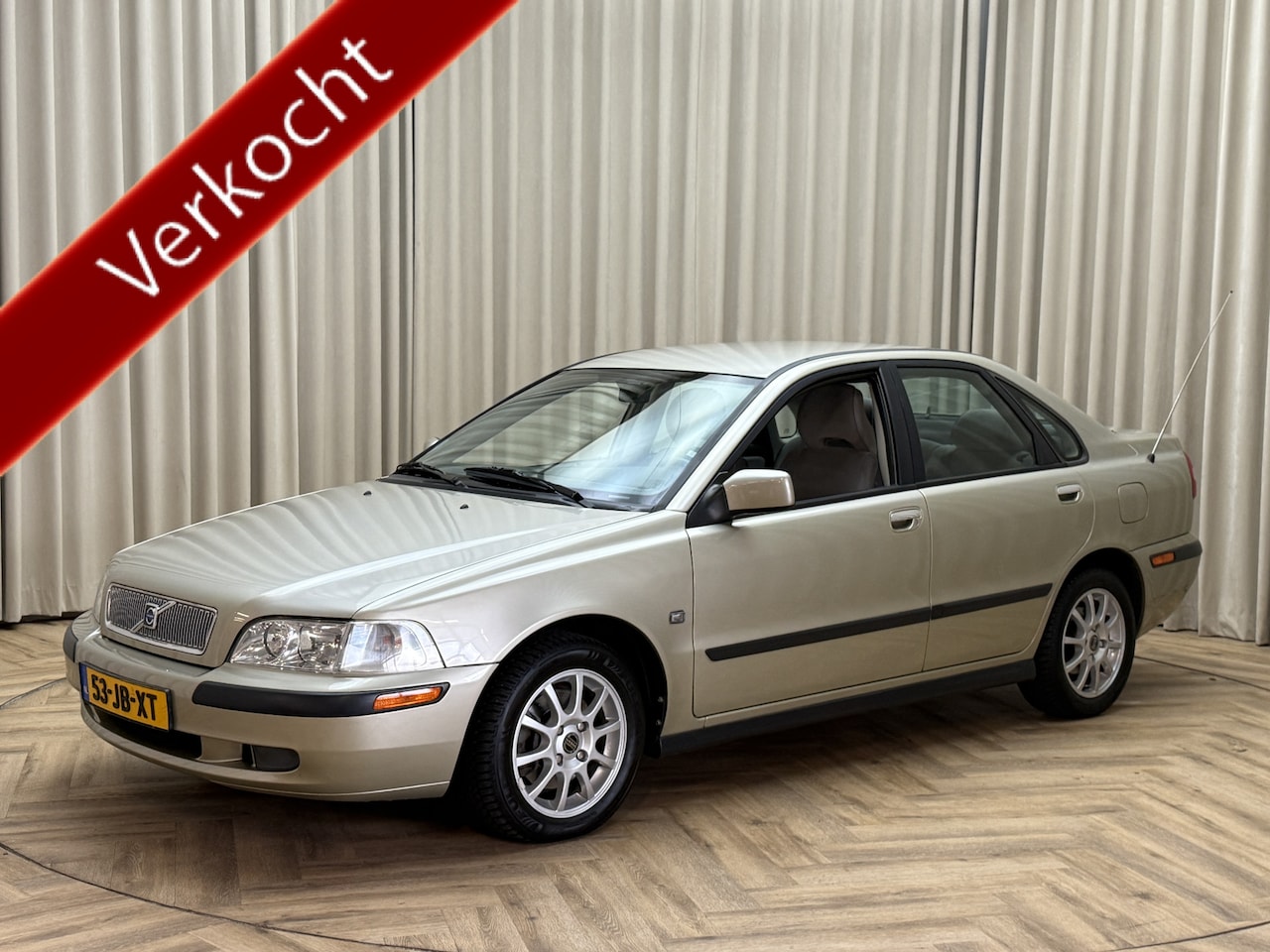 Volvo S40 - 1.8 *Org.NL* Automaat / Nw. APK / Trekhaak / CarPlay / Cruise / Navigatie / Airco / LMV 15 - AutoWereld.nl