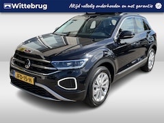 Volkswagen T-Roc - 1.0 TSI Style / PANO/ TREKHAAK/ PARK. SENSOREN/ IQ. LIGHT/ ERGO ACTIVE/ DIGITAL DASHBOARD/