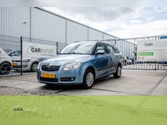 Skoda Fabia Combi - 1.2-12V Ambiente Fabia met IJSkoude Airco en trekhaak. Nieuwe APK