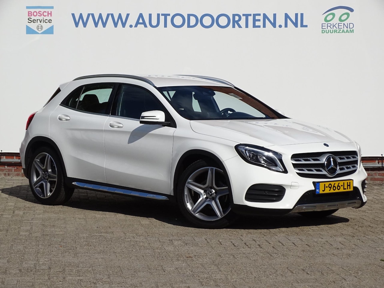 Mercedes-Benz GLA-Klasse - 180 Business Solution AMG Night Upgrade|CAM|TREKHAAK| - AutoWereld.nl