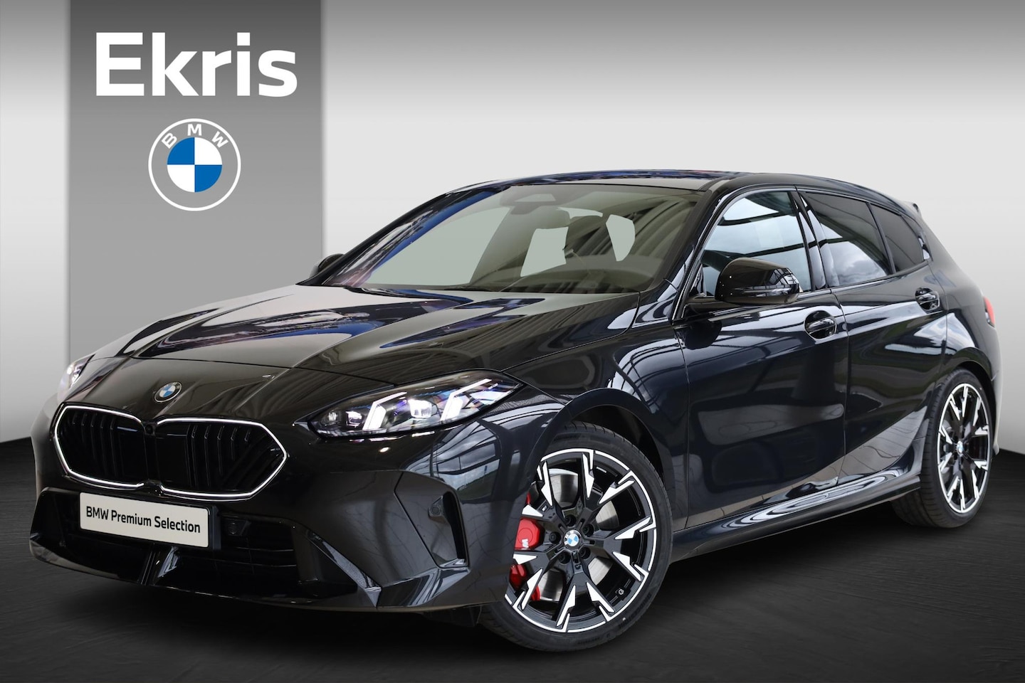 BMW 1-serie - 120 M Sportpakket Pro | Head Up Display | Harman Kardon Audio | Iconic Glow nierengrille - AutoWereld.nl