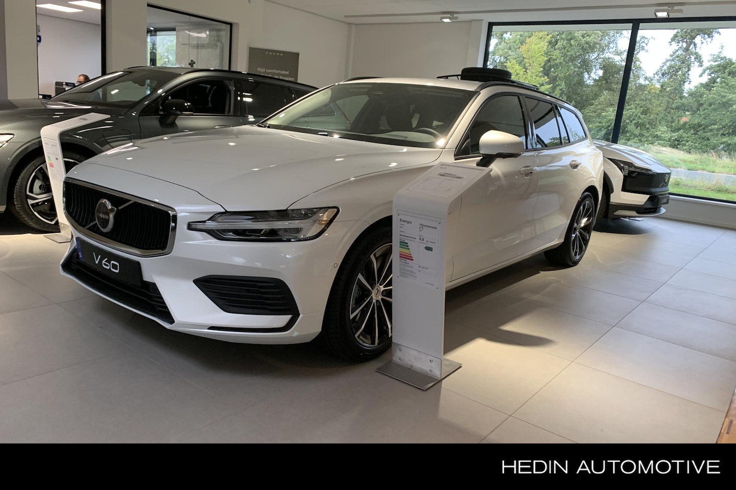 Volvo V60 - T6 Plug-in hybrid AWD Business Edition | Adaptive Cruise | BLIS | Power Seats | 360 Camera - AutoWereld.nl