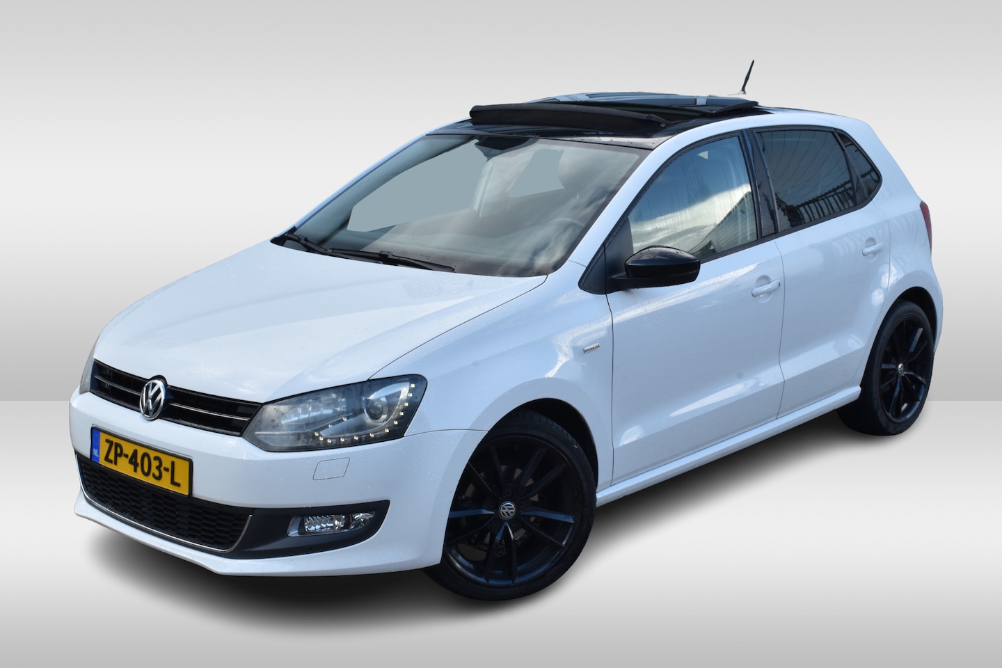 Volkswagen Polo - 1.2 TSI Highline Trekhaak | Airco | Open dak | Navigatie | Meeneemprijs - AutoWereld.nl