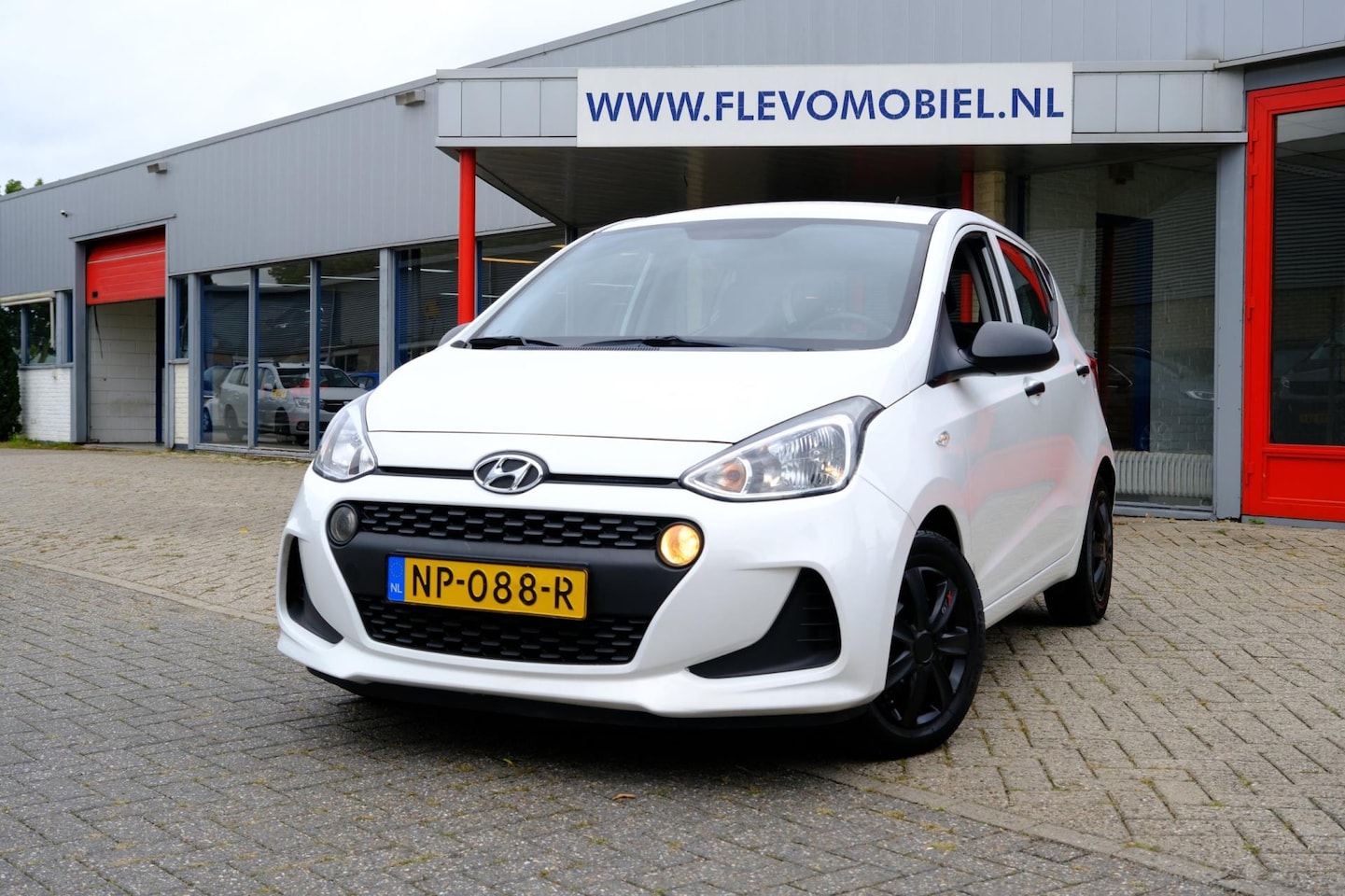 Hyundai i10 - 1.0i i-Motion Comfort Airco|Navi|Camera - AutoWereld.nl