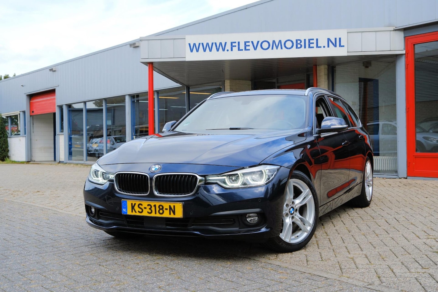 BMW 3-serie Touring - 320d EDE Centennial Executive Aut. Clima|LED|Navi|Camera - AutoWereld.nl