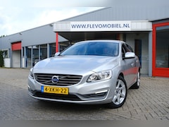 Volvo V60 - 1.6 T3 Momentum Clima|Navi|Cruise|PDC|LMV