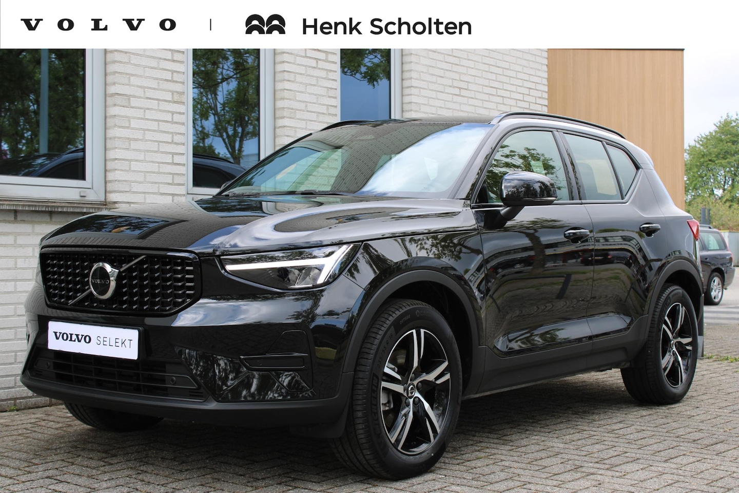 Volvo XC40 - B4 Automaat Plus Dark | Premium Audio by Harman en Kardon| Interieur Voorverwarming| Adapt - AutoWereld.nl