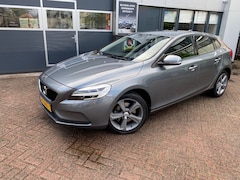 Volvo V40 - 2.0 T3 NORDIC+ , Trekhaak dealer onderhouden