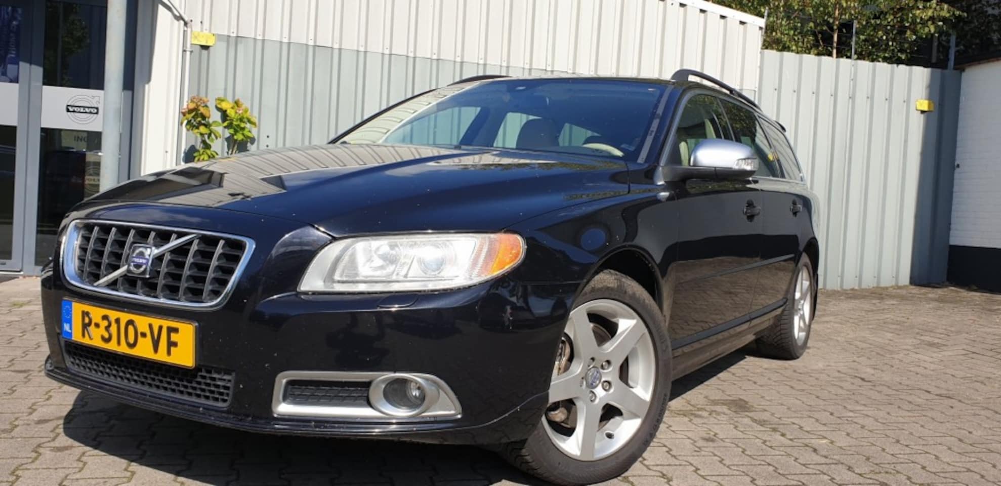 Volvo V70 - 2.5T  Summum Automaat - AutoWereld.nl