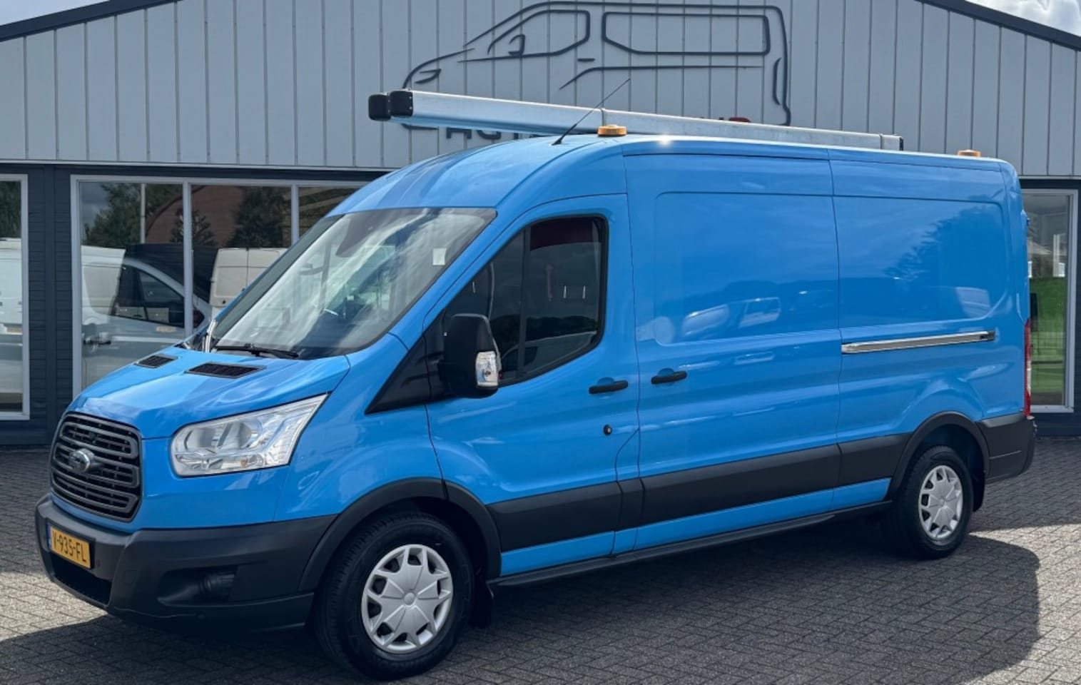 Ford Transit - 2.0 TDCI 96KW 131PK L3H2 EURO 6 AIRCO/ CRUISE CONTROL/ DUBBELE SCHUIFDEUR/ 100% DEALERONDE - AutoWereld.nl