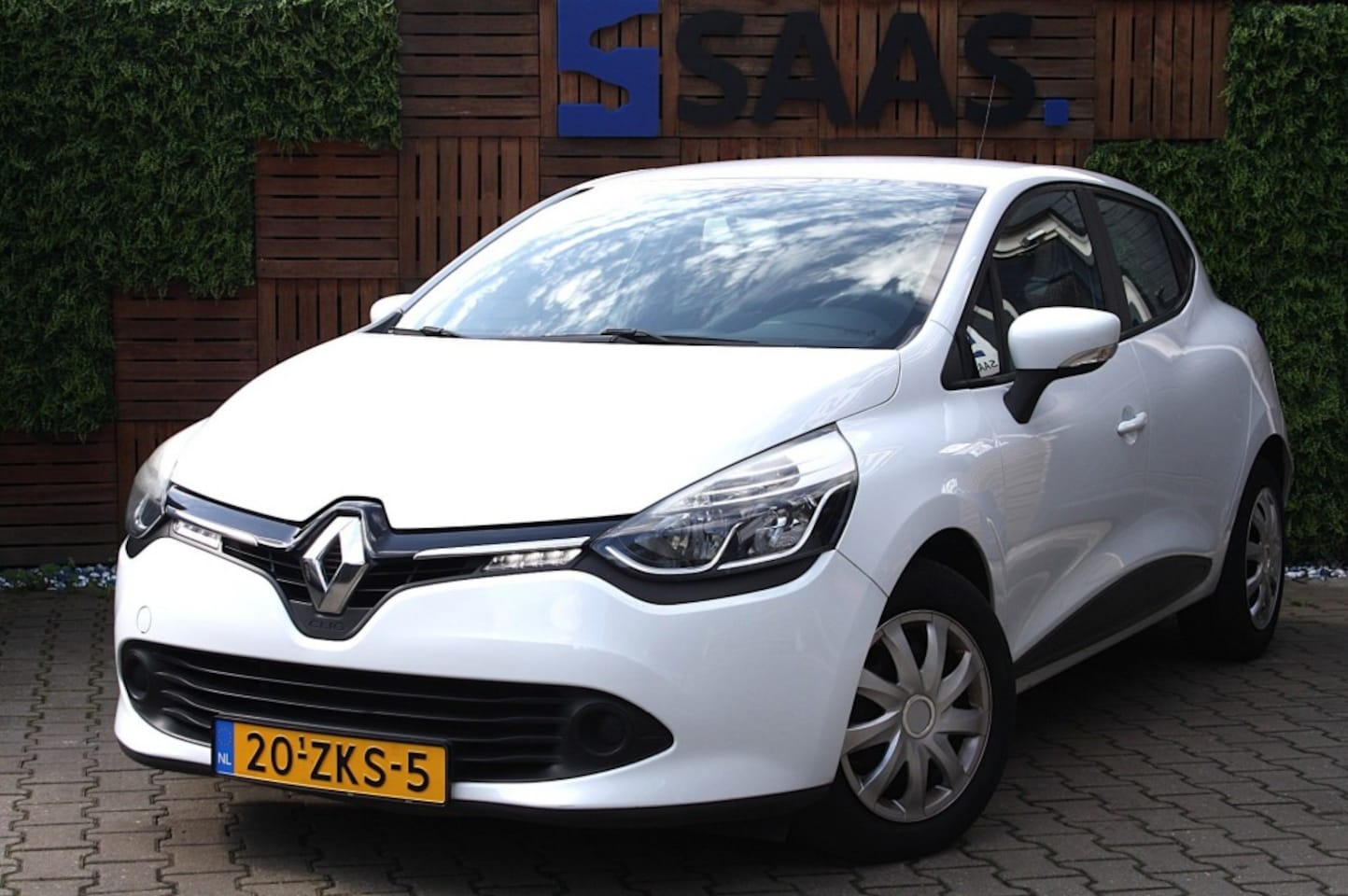 Renault Clio - NAP / Airco / Navigatie / Cruise Control - AutoWereld.nl