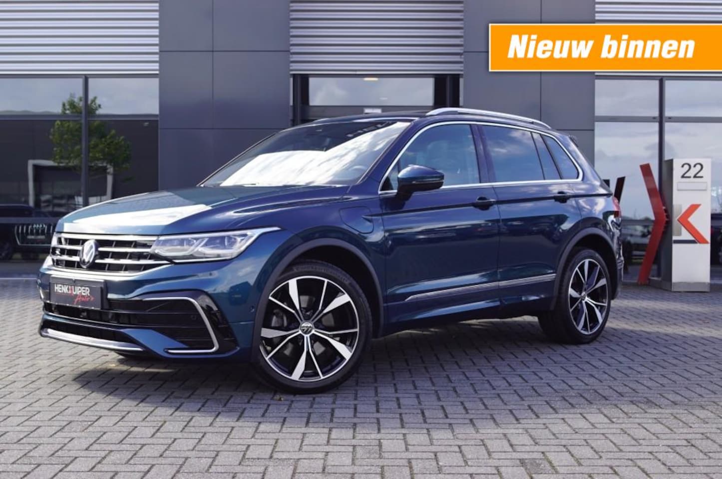 Volkswagen Tiguan - 1.4  e-Hybrid R-Line 245pk/ Panodak /leer/Trekhaak /DCC / ACC /Navi Pro /360gr. Camera / A - AutoWereld.nl